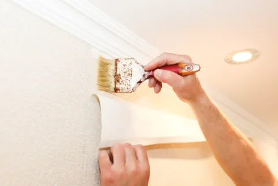 Pose de papier peint à Quévert — revêtements muraux et toiles de verre